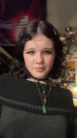 I have a swirly on my head i can finally tuck my hair #fyp #viral#black#sweater#song#alt#emo#goth#sweater#idk@I_Lovemilk what u think abt this somg