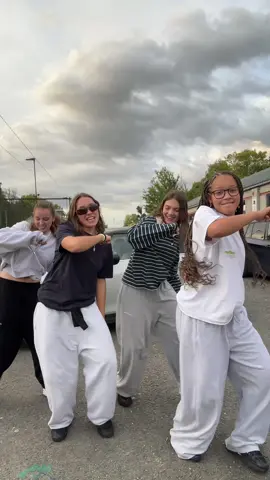ON A TOUT DONNER🔥 DC: @QUINCY 🕺🏾|@Nazaofficiel  @Lux @Laure @leaaa.leroy  #fyp #pourtoi #toutdonner #danse #viral 