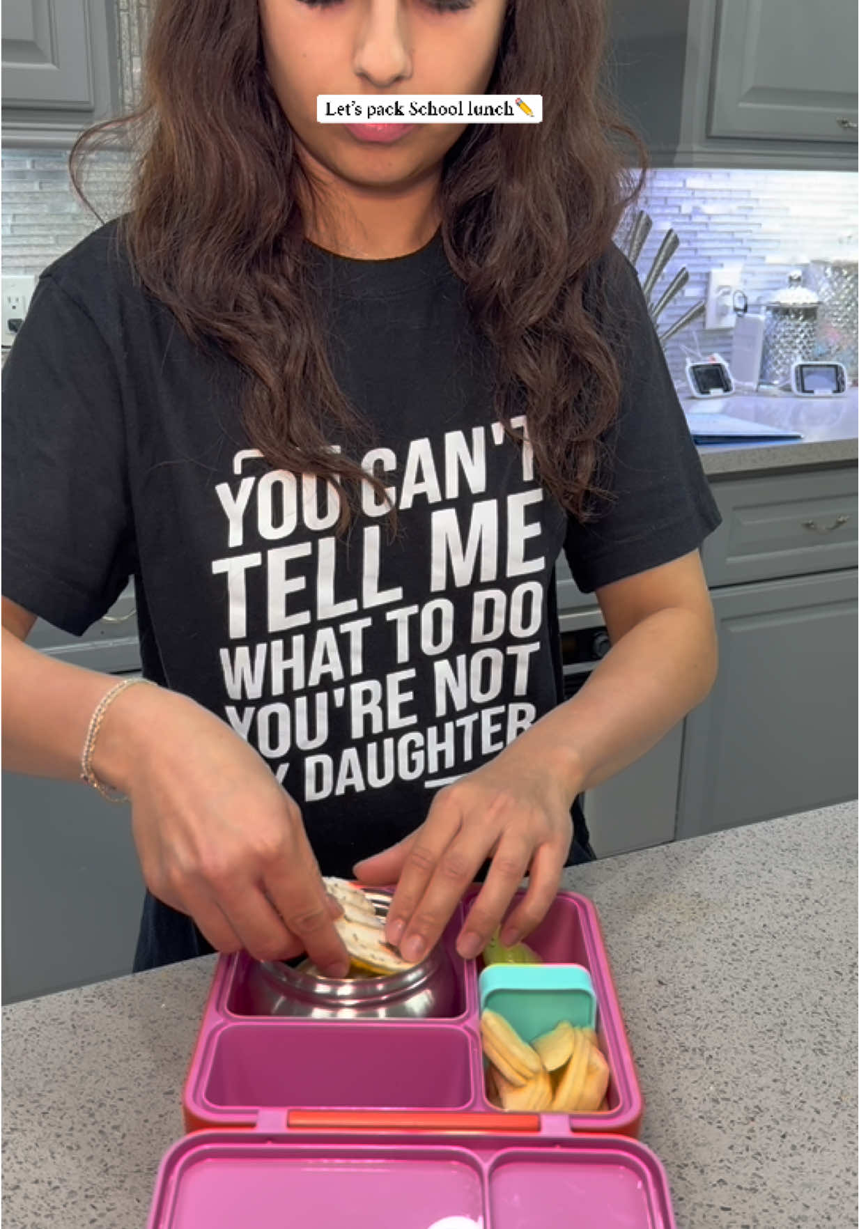 I like in a multi family with 7 kids. The two older girls are my nieces but I make the school lunches for all of them. My kids love their fruits and veggies and i give them a random third snack as well. I make everything the night before and then warm it up in the morning and put them in their thermos. For the sake of the video, I packed everything to show how it would usually look in the mornings. #schoollunch #packlunch #kidfriendly #momlife #lunchbox 