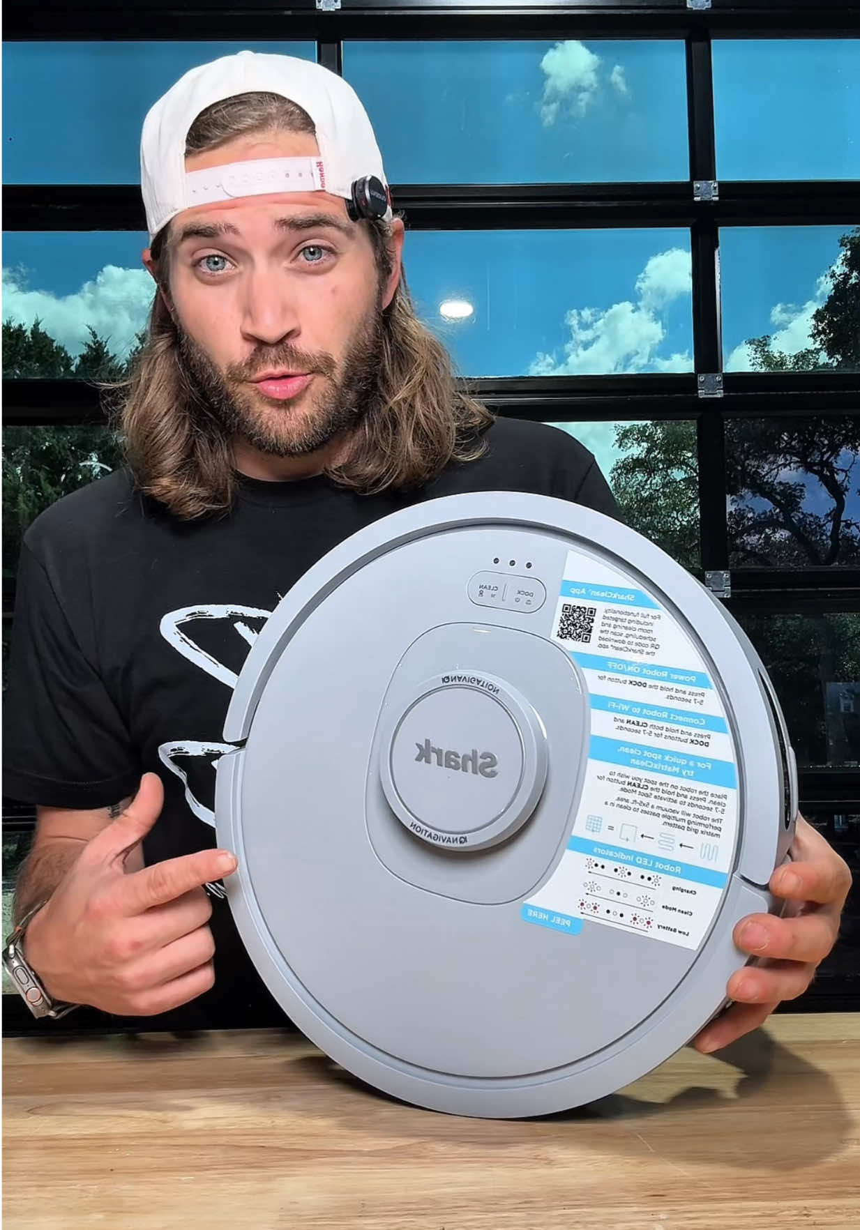Shark IQ Robot Vacuum #robotvaccuum #vacuum #sharkvacuums #tiktokshopcreatorpicks #tiktokshoprestock 