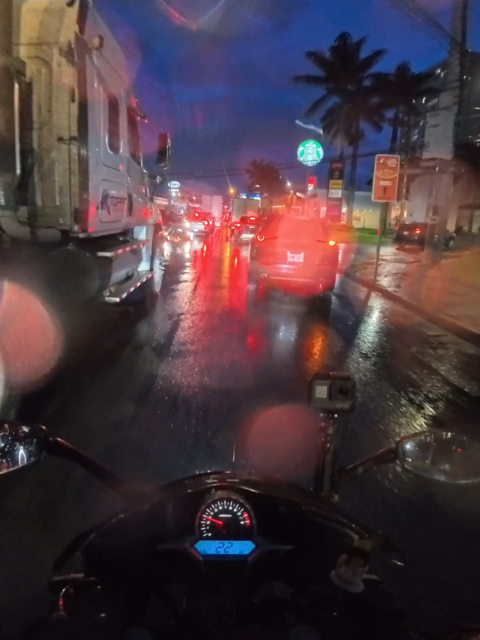 Se soltaron los caballos... #cbr250r #cbr500r #presas  #lluvia #latinoamerica