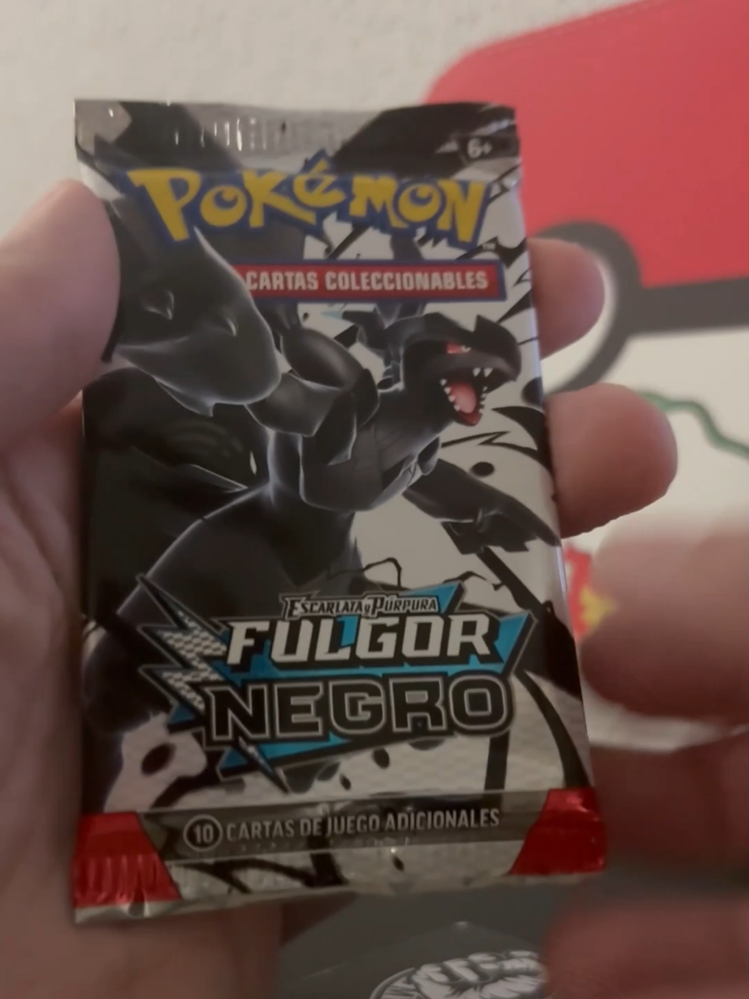 BUENO... PUES OTRA NOCHE MAS ABRIENDO UN SOBRE ;) #PokemonTCG #PokemonCards #Pokemon #CartasPokemon #FulgorNegro #ParaTi