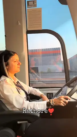 #creatorsearchinsights #Beautiful❣️ #bus #100kfollowers #viralsong 