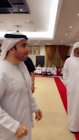 عبد اللطيف الحموشي المدير العام للمديرية العامة للأمن الوطني المغربي و المدير العام للمديرية العامة لمراقبة التراب الوطني المغربي يُقدِّم واجب العزاء إلى اللواء أحمد بن ناصر الريسي في وفاة والدته عائشة بنت حمد بن علي العرياني، خلال زيارته مجلس البطين في أبوظبي