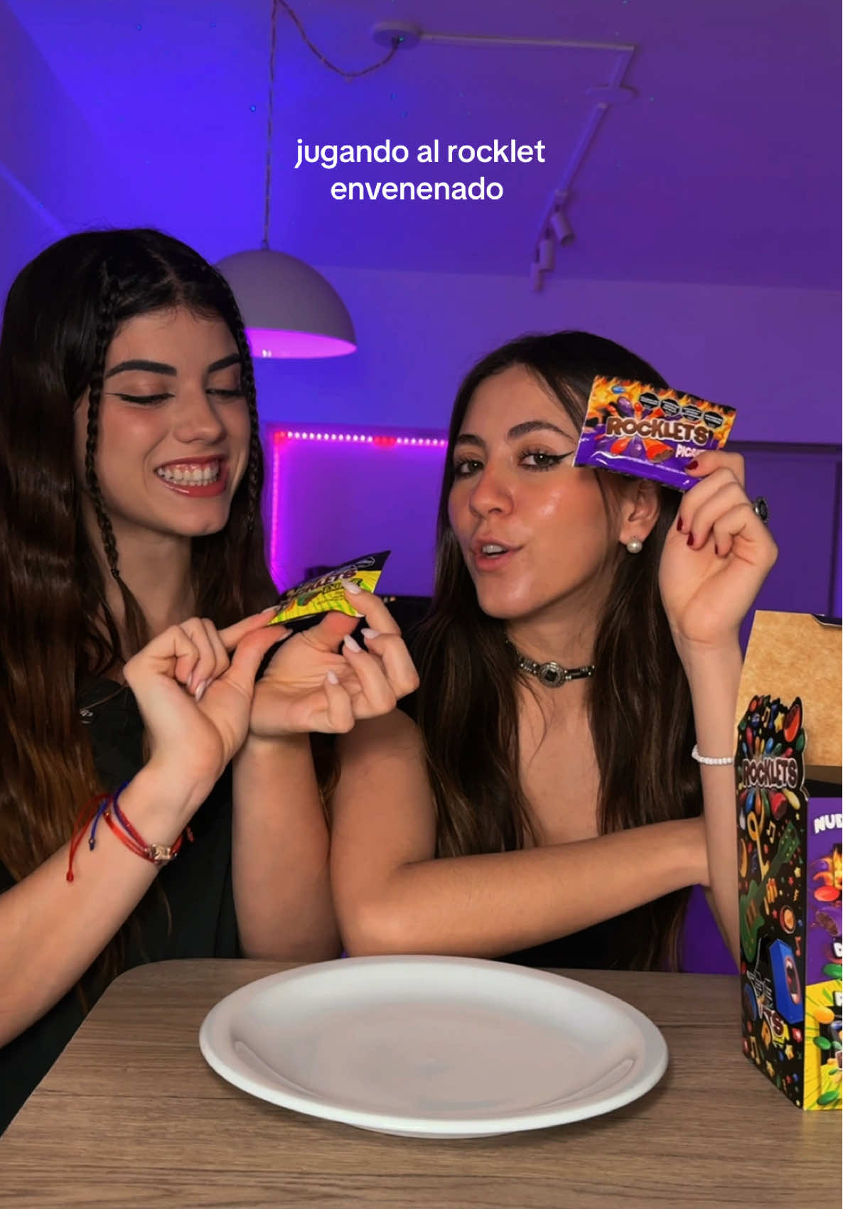 ya jugaron al rocklet envenenado con los nuevos rockletsssss? 💜