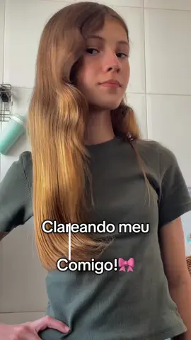 Clareando meu cabelo comigo, quem ver como faço depois? #fyp #garotas #cabelo #microinfluenciadora #daily 