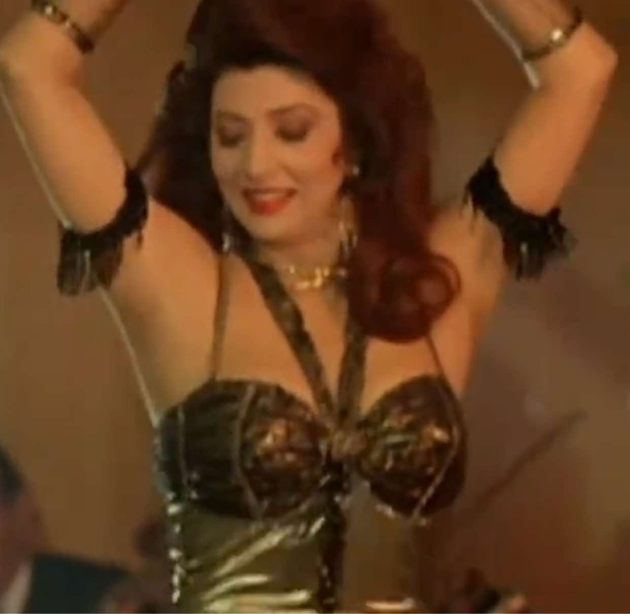 وربنا يكفيك شر مكر العوالم ... سونيا سليم part 2 #الراقصه_والسياسى #نبيله_عبيد #1990sthrowback #egyptian #movies #