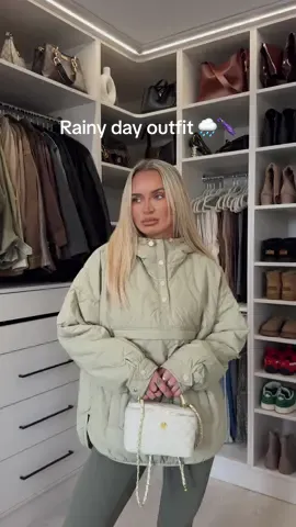 Rainy day outfit 🫶🏽🍂🌧️☔️ #rainydayoutfits #rainydayoutfitinspo #autumnfashion #tiktokmademebuyit 