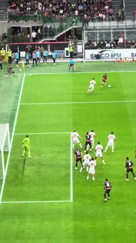 Christopher ❤️🖤 #acmilan #curvasudmilano #rossoneri #nkunku #sansiro 