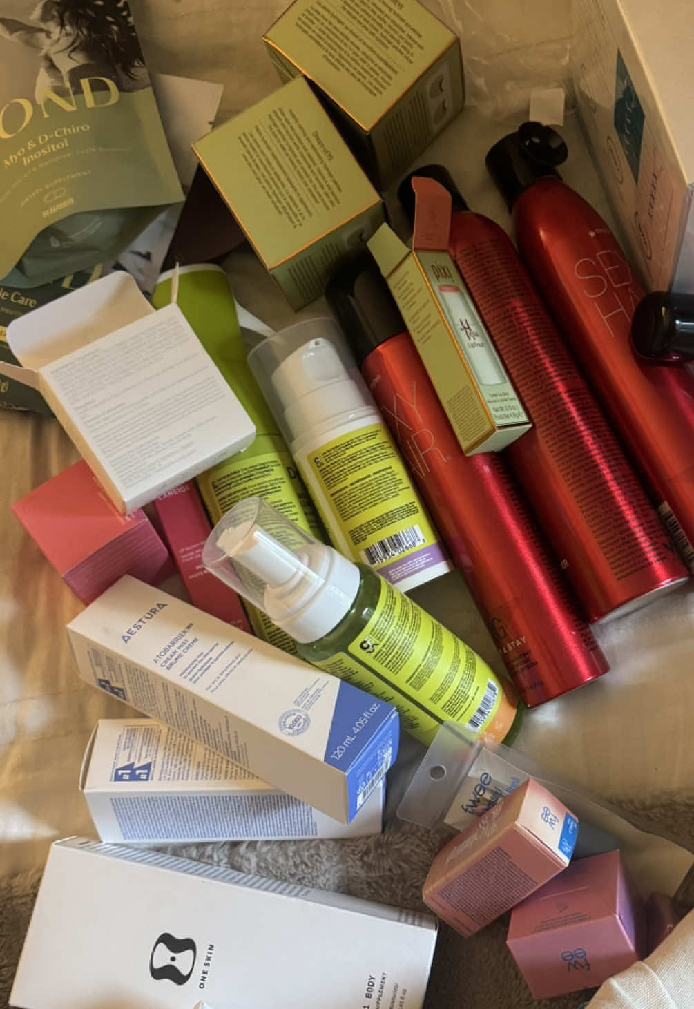 💛 @laneige_us @Clean Skin Club @Youth To The People @SexyHair @DevaCurl @One Skin @fwee @aestura_us @Pixi Beauty @Amazon 