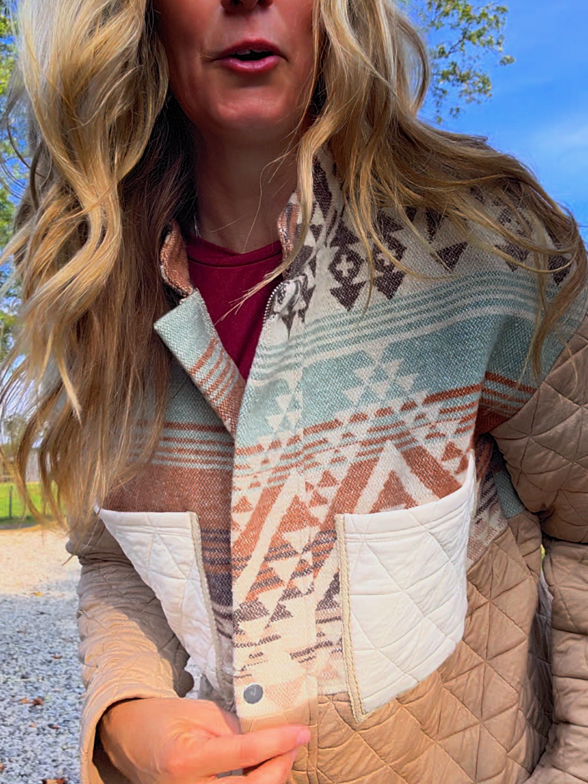 Western Aztec print jacket. Perfect for Fall! #womensfashion #jacket #aztecprint #westernfashion #western 