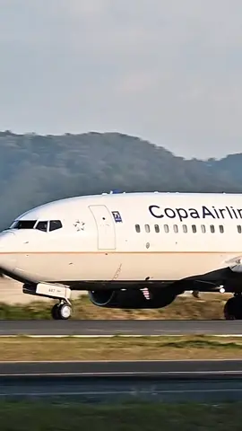 Sacamos a lucir nuestros mejores ángulos. 😜✈️ 🎥: IG @oskar.guillen.h 