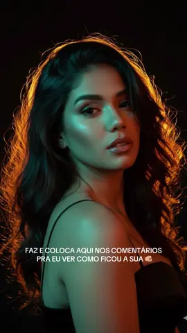 Passo a passo 👇🏼 . 1º Abra o Gemini 2º Escolha a foto e carregue no APP 3º Cole o texto abaixo 👇🏼: Faça um retrato pessoal de alta gama, ultra realista da pessoa na foto fornecida, preservando sua fisonomía, idade aparente, gênero, tom de pele, cabelo, olhos e expressão únicos. Sem distorção de rasgos, sem mudanças de idade ou gênero, sem pele plástica, sem roupa inventada, salvo o substituto indicado, sem dedos extras ou ausentes, sem ruido, sem textos e marcas de água - texturas fotorrealistas de pele, cabelo e tecido Sujeto principal: Uma mulher com cabelo suelto e levemente desordenado, de tonalidade castanha escura. Seu cabelo é iluminado intensamente desde trás, criando um halo luminoso dourado que contrasta fortemente com o fundo escuro. Expressão e pose: Ela gira o rosto para a câmera, com a mirada direta, mas parcialmente coberta pelas sombras. Sua boca é levemente solicitada, o que traz um ar expressivo e íntimo à tomada. O homem desnudo e a tira delgada de uma roupa apenas visível sugerem um retrato artístico, mais sensual que documental. luminação: Contraluz muito potente e calido, provavelmente com um gel amarelo/naranja, que baña o contorno do cabelo. Uma fonte secundária fria (luz azul/verde) ilumina o rostro e parte do ombro, criando um contraste de cores complementares (calido no cabelo, frio na pele). O fundo é completamente escuro, o que está totalmente a la modelo e realça os brilhos de sua melena. Cor e atmosfera: A imagem joga com um esquema bicolor cálido-frio. O resultado é dramático, cinematográfico e com um toque etéreo. Quaresma: Lente fijo (prime), entre 50mm e 85mm em formato full trame. Isso se deduz pela compreensão suave do rosto e dos ombros, típica das lentes de retrato. Abertura amplia (f/1.4 - f/2.8). Estilo fotográfico: Retrato artístico com forte intenção dramático  . . . . #gemini #fotosgemini #ensaiofotograficogemini #passoapassogemini #fyyyyyyyyyyyyyyyy 