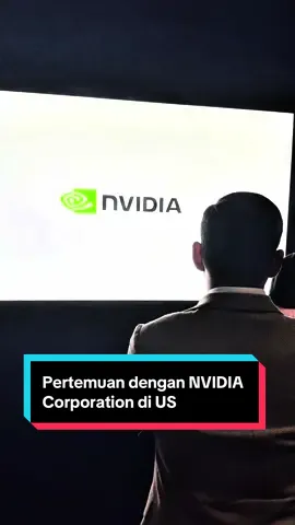 Syukur Alhamdulillah, syarikat gergasi teknologi dunia NVIDIA bersama YTL Corporation telah memilih Johor sebagai salah satu daripada hanya lima NVIDIA Cloud Partners. Pemilihan ini adalah pengiktirafan besar yang membuktikan keyakinan dunia terhadap kekuatan ekosistem digital Johor serta potensinya untuk muncul sebagai peneraju utama transformasi digital di rantau ASEAN. Kerangka Johor–Singapore Special Economic Zone (JS-SEZ) pula menggabungkan kekuatan Johor dan Singapura, menjadikannya pintu masuk strategik ekosistem digital dan AI serantau. Justeru, kerjasama YTL Power–NVIDIA bernilai RM20.6 bilion yang diumumkan pada Disember lalu di Kulai telah meletakkan asas kepada pembangunan infrastruktur AI paling canggih di Malaysia. Projek ini bukan sahaja melahirkan Large Language Model (LLM) pertama negara dan membuka ribuan peluang pekerjaan berteknologi tinggi, malah menobatkan Johor sebagai ASEAN AI Centre of Excellence. Ia adalah bukti Johor mampu memimpin anjakan teknologi serantau dengan visi yang jelas dan strategi yang mampan. Saya optimis kerjasama ini akan terus diperkukuh menerusi pembangunan model AI pelbagai bahasa, penubuhan testbed bersama dalam JS-SEZ, serta penyediaan saluran bakat AI untuk menyokong pertumbuhan ekonomi digital seluruh rantau. Semoga langkah strategik ini memacu Johor muncul sebagai hab kecerdasan buatan dan digital terkemuka ASEAN. Insya-Allah. Allah Peliharakan Sultan Allah Berkati Johor #BangsaJohor #MajuJohor #JSSEZ #IMFCJ #JTDC 