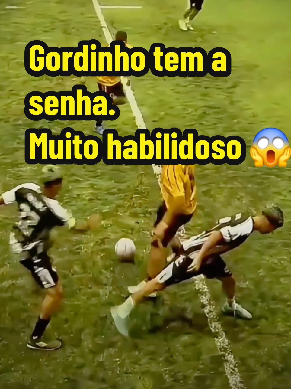 joga bem? muita habilidade 😱 #skills #football #futebol 