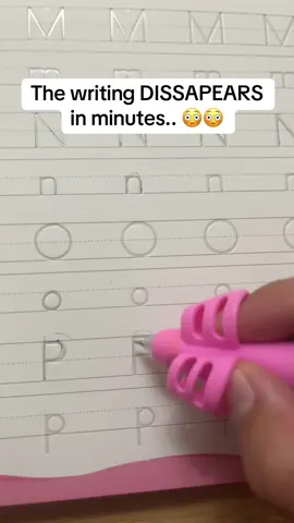 Such a fun and easy way to improve kids handwriting #kidsbooks #handwritingbooks #kidsbooks #tiktokcreatorpicks #handwritin 