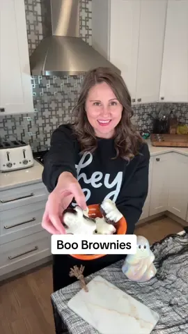 👻🍫 BOO Brownies = spooky + sweet perfection!! 🎃🕸️ The easiest Halloween treat you’ll make this year 💀✨ Would you try these?! 🧡👇 #BooBrownies #HalloweenDesserts #SpookyTreats #HalloweenTok #DIYHalloween