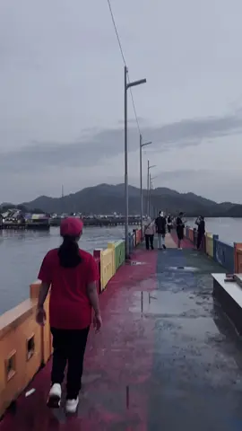 Oo ini jembatan pelangi itu, bukan cuman jembatan yang pelangi, tapi rumah juga kwkwkw #jembatanpelangisibolga #fyp 