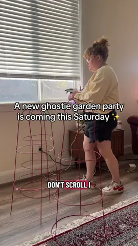A throwback tonight……because a new ghostie garden party is coming your way this Saturday 👻 #HalloweenDIY #HalloweenDecor #TomatoCageGhost #GardenGhost 