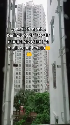 angin topan RAGASA pagi ini. gemuruhnya luar biasa hebat.semoga selalu dalam lindungan-Nya🤲🤲 #AnginTopanRAGASA #taipohk 