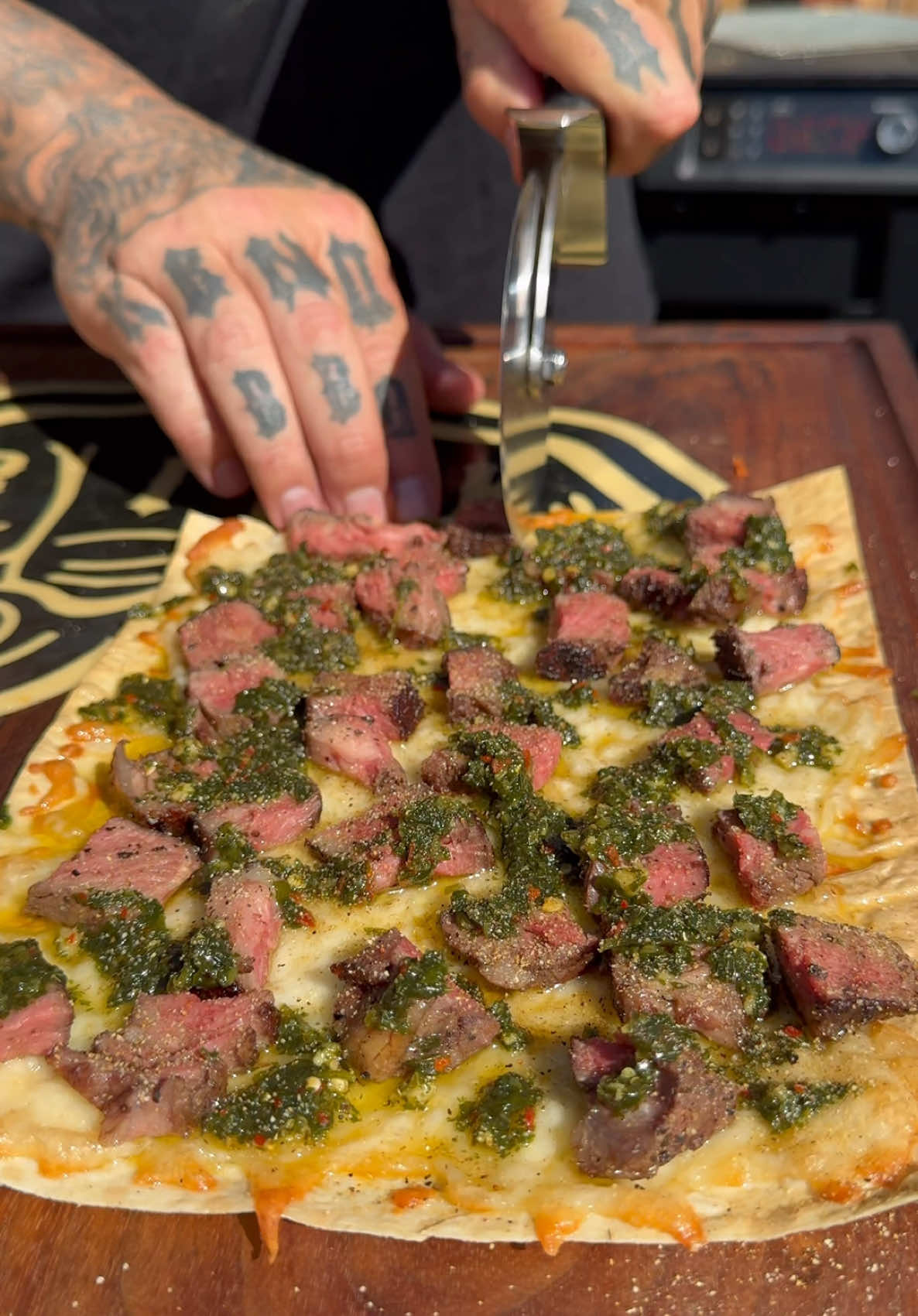 Grilled up some delicious Flatbreads.  Pepperoni Pizza and steak with chimichurri.  @Cut Da Carb 🙌🏼 . . #flatbread #pizza #pepperoni #steakdinner #EasyRecipe @Traeger Grills @Messermeister @MEATER 