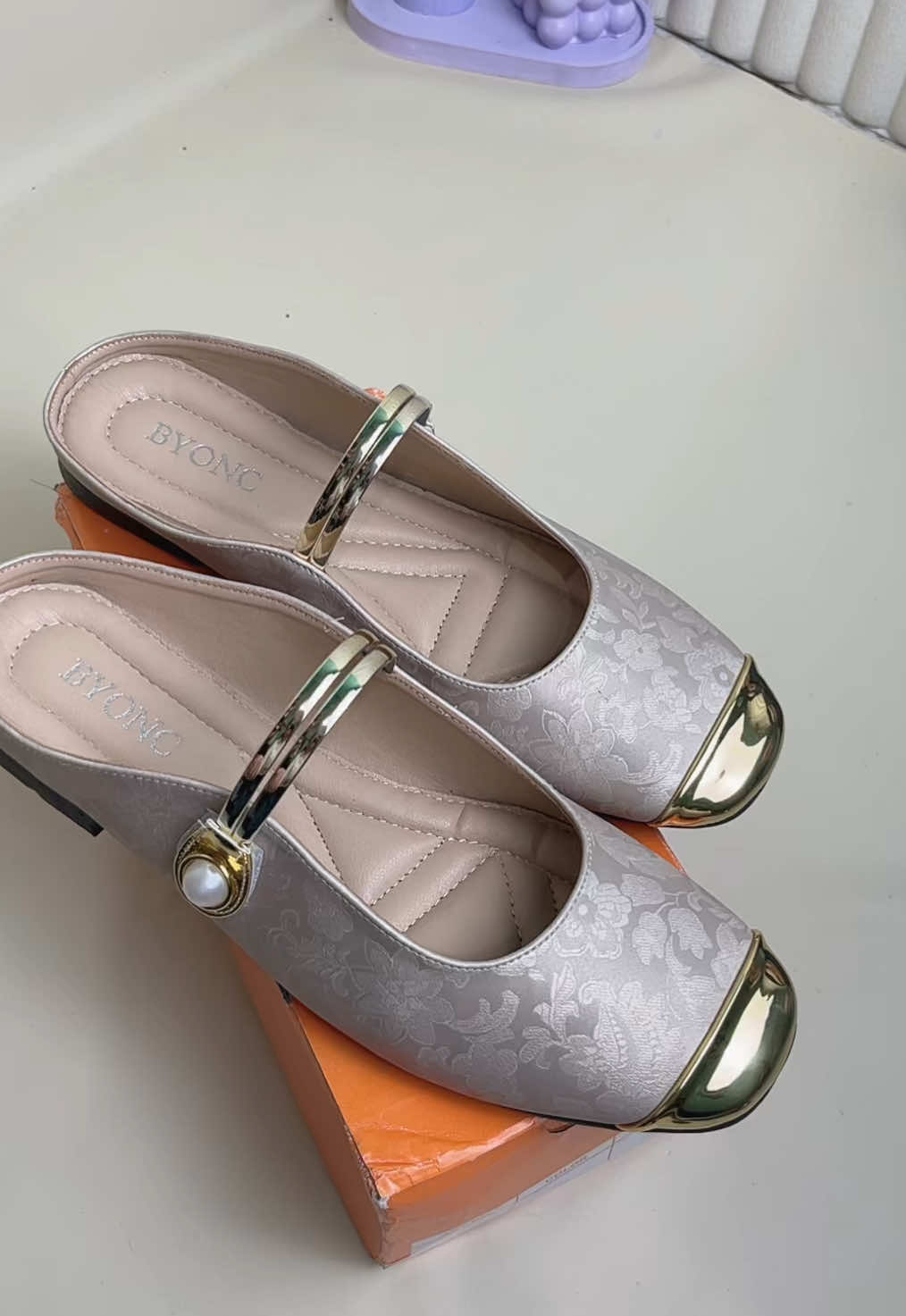 #sendalwanita #flatshoes #flatshoesmurah #flatshoescantik #empuk 