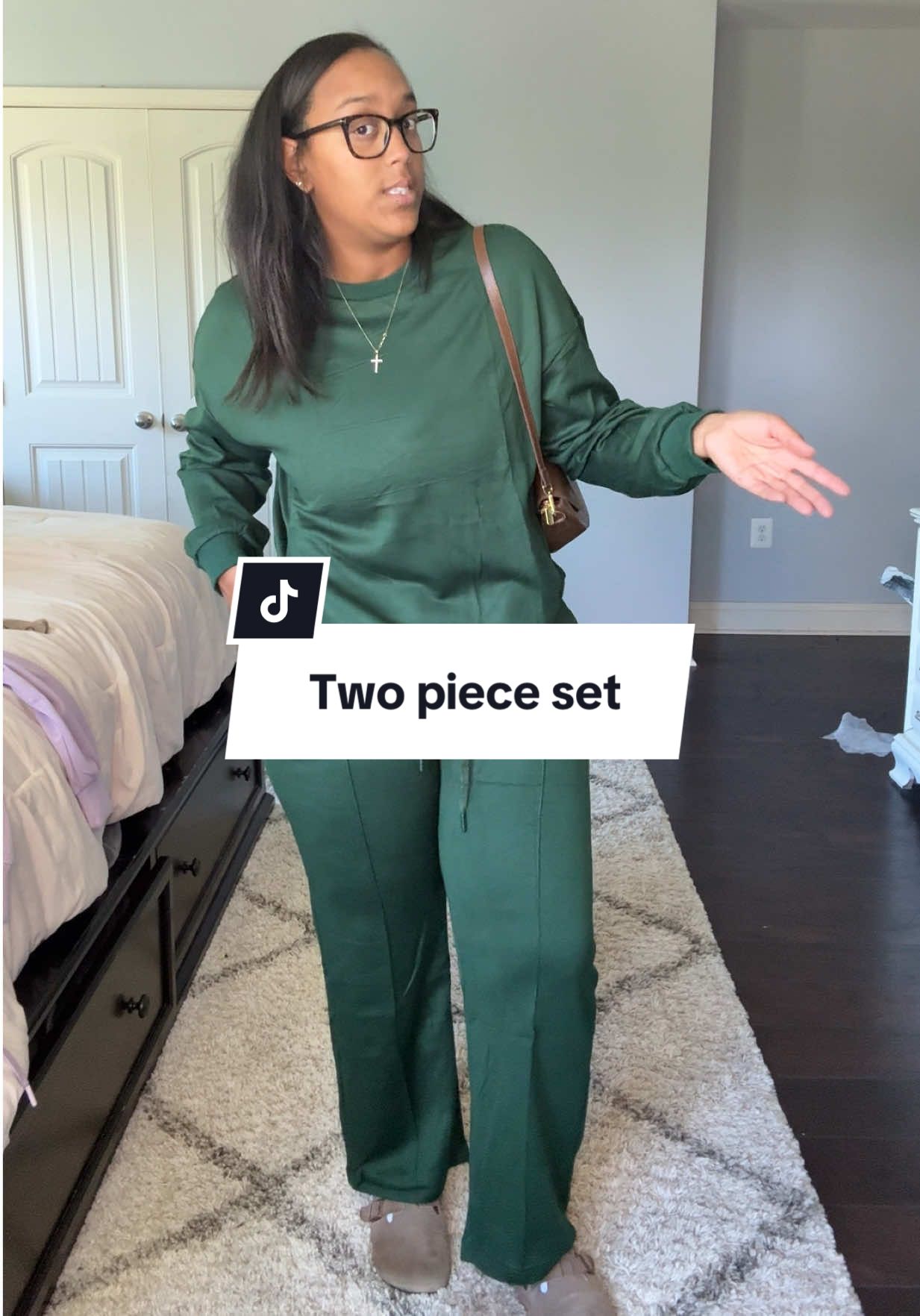 I’m a sucker for a good two piece set that is so comfortable and soft!  #2pieceset #2piecesetoutfit #fall #fallfashion 