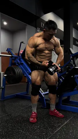 Pre-Workout Black Blood NOX+ BiotechUSA Tăng hiệu suất tập luyện, đẩy lùi mệt mỏi Tập trung sức mạnh, tăng tỉnh táo Sau 1 ngày làm việc, bạn cần năng lượng mới cho hiểu quả buổi tập. Giảm mệt mỏi, căng thẳng Tăng lưu lượng máu lưu thông vào cơ và tăng sức mạnh cơ bắp. #VuaCơBắp #DuyBinhHD 