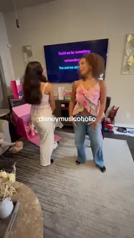 @evieee @evangeline #zombies #disney #disneymusic #disneysongs #fyp 