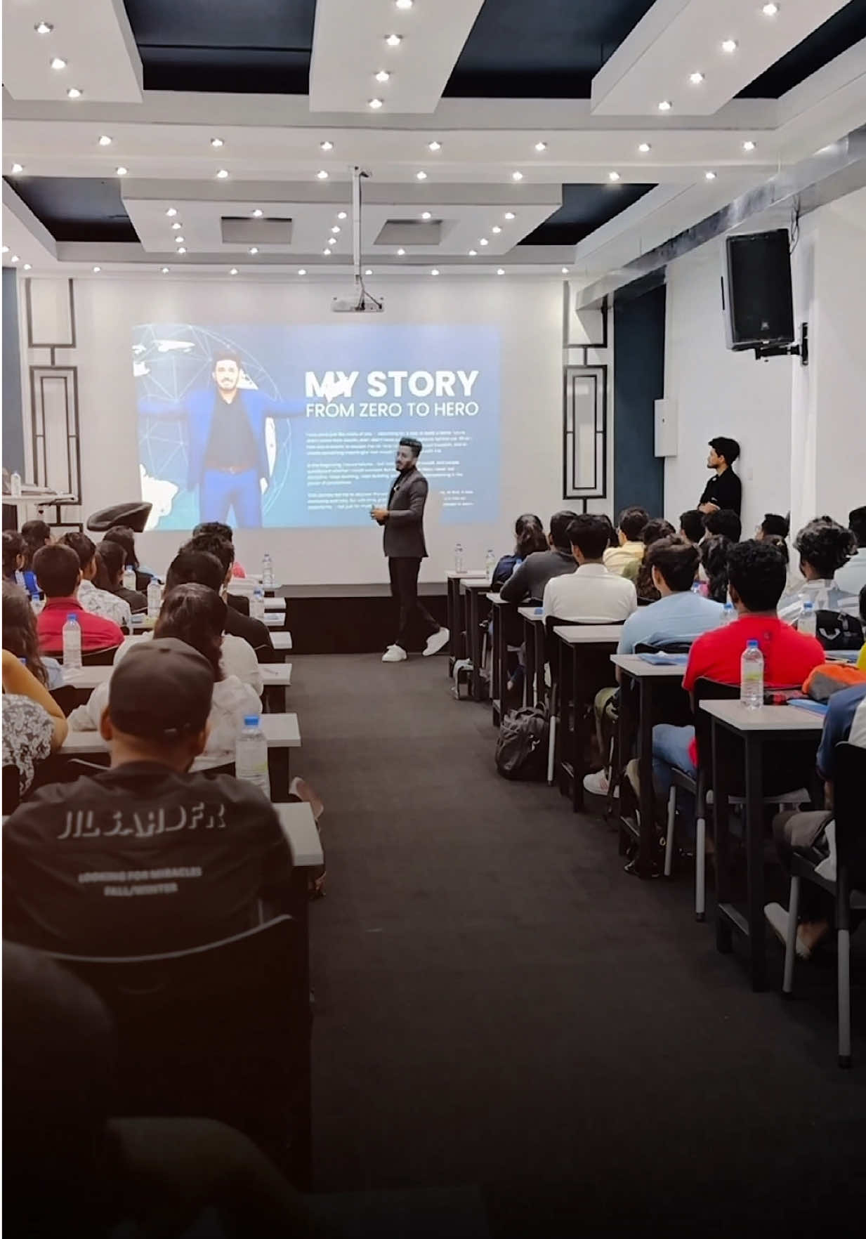 අපේ කුරුණෑගල Branch එක Open කරලා ඊළඟ දවස වෙද්දි අපි ළඟටම ඇවිත් Cryptocurrency Trading ඉගෙනගන්න අපිව විශ්වාස කරලා 1st Batch එකටම Hall එක Full වෙන්න ළමයි ඇවිත් ඉඳියේ මෙන්න මෙහෙමයි. 🤩 ඊළඟ Batch එකට Join වෙන්න දැන්ම Bio එකේ Number එකෙන් අපිව Contact කරගන්න. ☎️ #equest #institute #online #business #education 