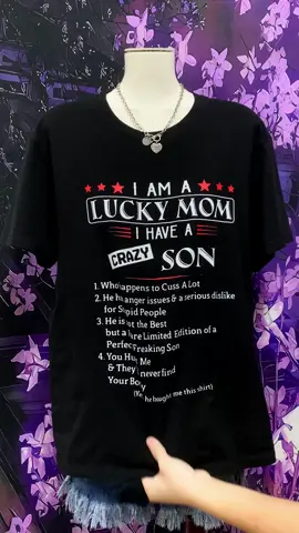 This tee is 10/10 #giftformom #momlife #crewneck #summerdress 