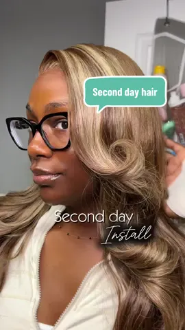 That second day hair is just elite. Here is a step by step how I achieve cute second day hair #syntheticwig #brondehair #pincurls #syntheticwiginstall #blowouthair 