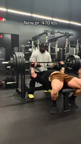 LATMAN comin for that 500😤 #fyp #benchpress #gym #latman #wings 