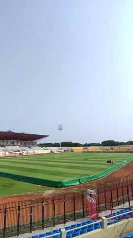 paling penak ki maido..!!  seng angel ki ngomong karo melet.. 😌😌 tah pie?  #stadiongelorabumikartinijepara #SGBKJEPARA #jepara24jam #persijapjepara #jeparahariini 