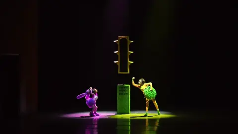 “The Tortoise and the Hare Dance Wins Beijing” «Танец Зайца и Черепахи покорил Пекин» #TortoiseAndHareDance #BeijingDance2025 #ViralKidsDance #DanceCompetition #FableOnStage 