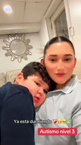 Mi bebé estaba peliando con el sueño 🤭❤️‍🩹😍#sueño #autism #babycarlitos💙😍 #fypシ 