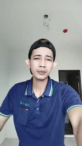 hidup harus se imbang kawan diam bukan pendiam  diam seperti harimou lah🥱🥱