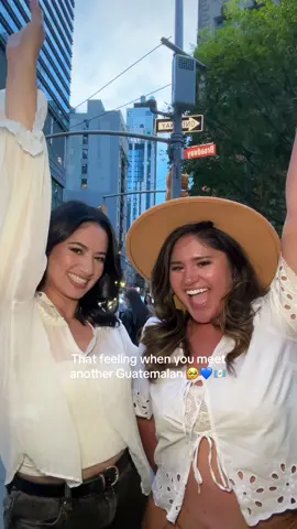 Instant besties 🤭 I love my @marielenatravels go follow her! her content is all about reconnecting with her Guatemalan culture 💙 and follow us on Instagram too while you're at it. k thanks, love you bye 🫶🏻 #guatemala #chapinas #latinas #hispanictiktok #guate 