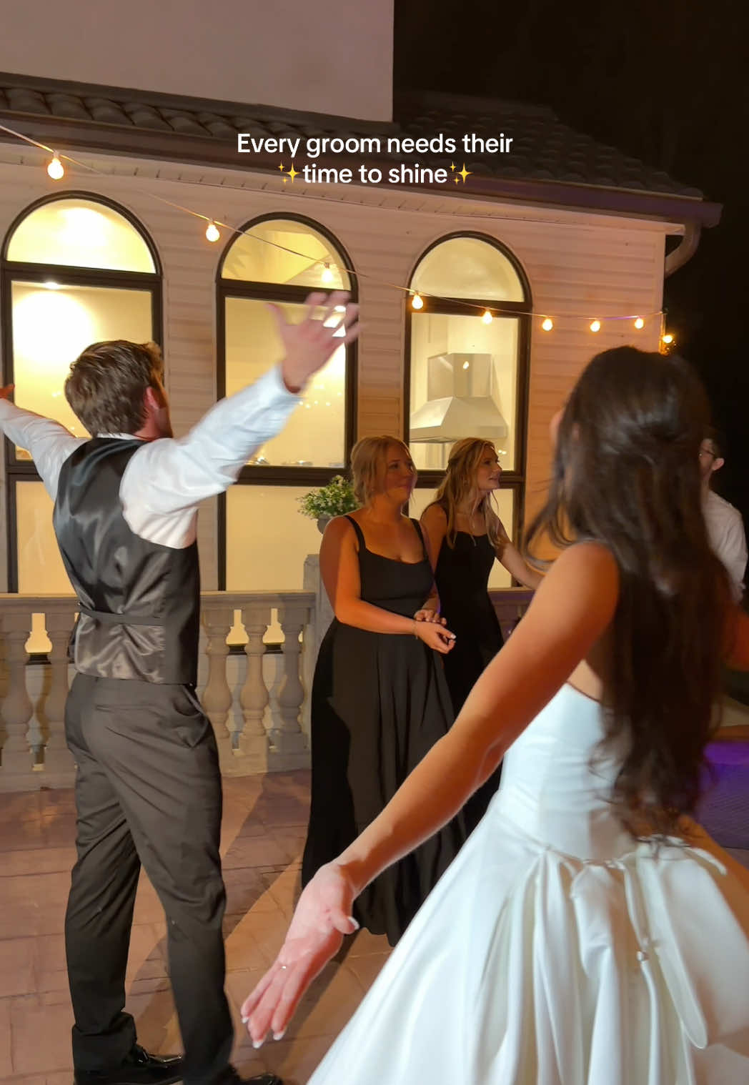 Me behind the camera: 💃🤳‼️ #WeddingContentCreator #Groom #Wedding #WeddingDay #Bride 