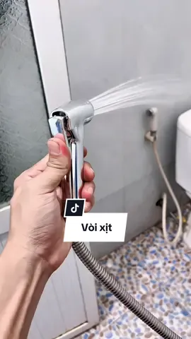 Bộ vòi xịt nhà vệ sinh dây inox 304 khá bền bỉ. #voixitvesinh #voixittoilet #voixitnhatam 