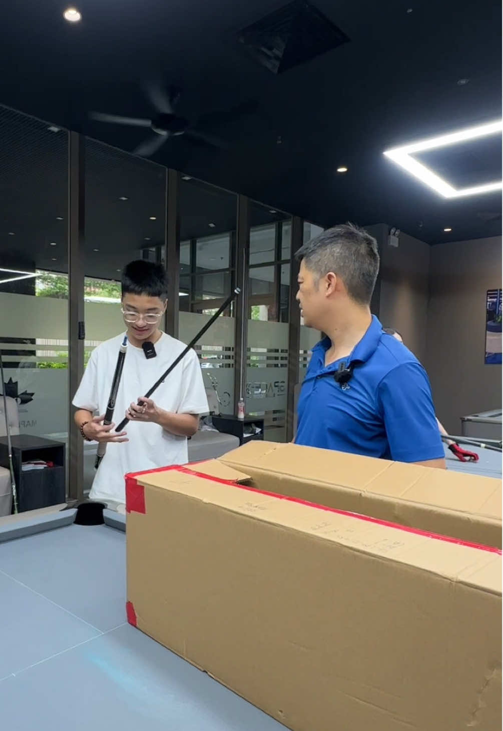 Ông cháu qua tìm “que bảo được”, thử ngọn Fury Carbon thế nào lại mê luôn :))) #magicbilliard #dangthanhkien #fyp #billiards #xuhuong 