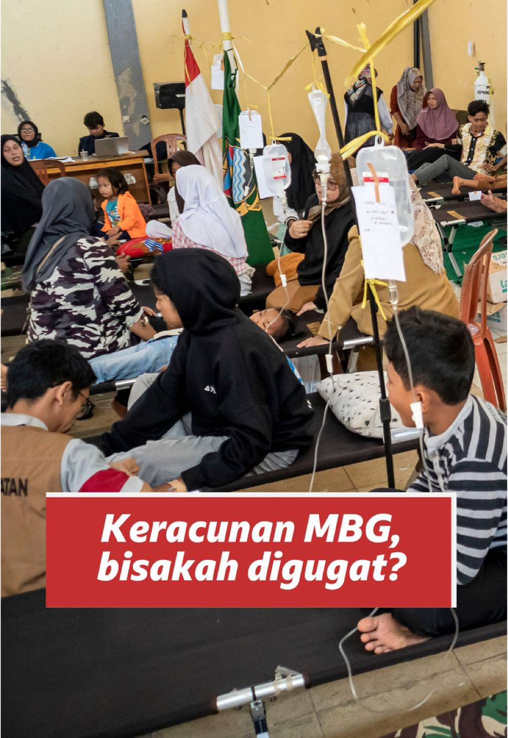 Advokat dari Yayasan Lembaga Bantuan Hukum Indonesia (YLBHI) menuturkan bahwa MBG telah memenuhi kriteria untuk dituntut di pengadilan. Masyarakat dapat menggugat setiap kebijakan pemerintah yang dianggap problematik ke ranah hukum, kata Wakil Ketua Riset Bidang Advokasi dan Jaringan YLBHI, Arif Maulana. Dalam konteks program MBG, Arif menyebut bahwa kebijakan ini 