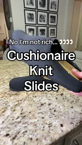 An affordable option for this comfy knit clogs! #widefootshoes #cushionaire #knitclogs #knitshoes 