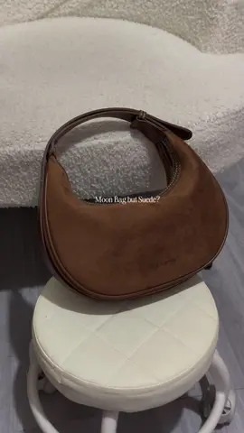 who doesn't love suede bag tho??? #bostanten #bostantenbag #moonbag #suedebag #bags #trending #fyp 