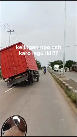 maniak old pastii tau🤭🤪 #truklovers #trukbox #trukoleng #trukmodifikasi #trukmaniaindonesia 