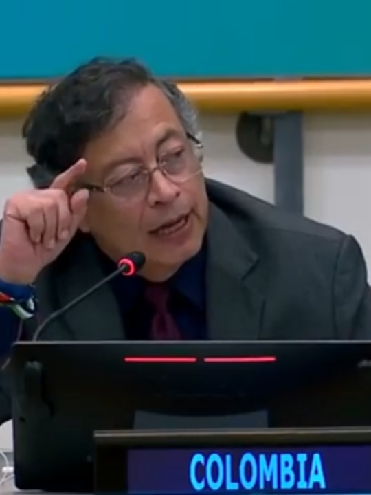 Petro está tan seguro de lo que dice que ni siquiera está leyendo el discurso porqué tiene bien grabado lo que afirma Diálogo de alto nivel sobre soluciones para la financiación climática- Renovar el dinamismo [...]#Djcapitan #presidentepetro