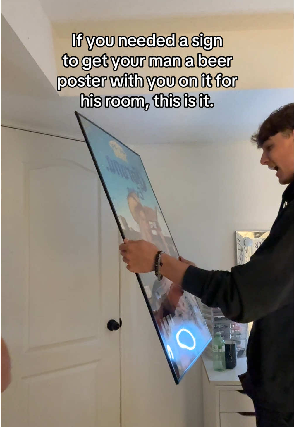 Count how many times I said “do you like it?” 😂 Also his reaction>>> #fyp #giftideas #beerposter #bf #reaction 