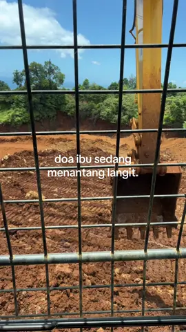 bukti bahwa doa ibu itu nyata🙏🏻🙏🏻🙏🏻.           #operator_excavator #fyp #kulitambang👷 #morowali #kuli #doaibu ##fypage #sadstory 