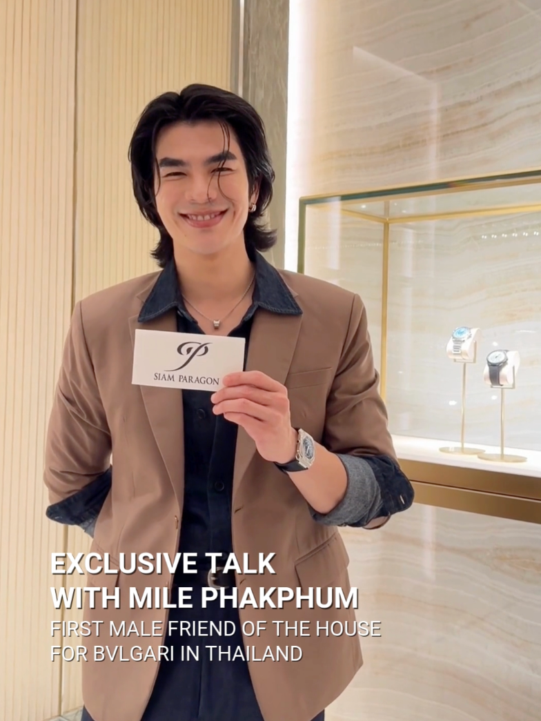 พูดคุยแบบเอ็กซ์คลูซีฟในเรื่องราวของนาฬิกากับ Friend of BVLGARI in Thailand “มาย-ภาคภูมิ” พบกับงาน Siam Paragon Bangkok Watch Week 2025 ครั้งแรกในประเทศไทยกับงานนาฬิการะดับโลกที่รวมกว่า 30 แบรนด์ชั้นนำจากทั่วโลก ตอกย้ำความเป็นที่หนึ่งของสยามพารากอนในฐานะ Luxury Watch Destination ที่แท้จริง มาพร้อมการเปิดตัวนาฬิการุ่นใหม่ระดับโลก เรือนเวลาหายาก และ Storytelling Symposiums จากเหล่า CEO และผู้เชี่ยวชาญโฮโรโลจี้ พร้อมด้วย Experiences อันทรงคุณค่า ตั้งแต่การสาธิตงานฝีมือของช่างนาฬิกาไปจนถึงเวิร์กช็อปโดยมาสเตอร์ระดับโลก งานสำคัญสำหรับนักสะสม ผู้หลงใหล และผู้ที่มองนาฬิกาในฐานะการลงทุนเหนือกาลเวลา ณ ชั้น M สยามพารากอน ตั้งแต่วันนี้ - 28 ก.ย. 68 นอกจากนี้ยังสามารถเยี่ยมชมความงดงามของเรือนเวลาจาก BVLGARI ได้ที่ชั้น 1 สยามพารากอน #MilePhakphum #BVLGARIBKKWATCHWEEKxMile #SiamParagonBangkokWatchWeek2025 #SiamParagon