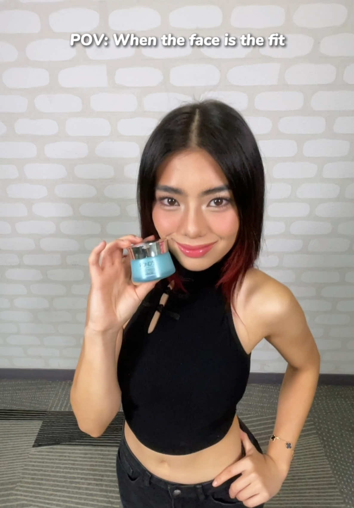 When the face is the fit 💯 Hydration made effortless with Pond’s Biome Gel… weightless, calming, and glow-ready. #BINI #RestoreTheBalance #PondsPH #BiomeTok #PondsBiomeTok @Pond's Philippines 